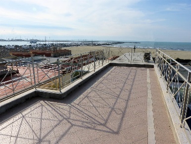 Foto Casa indipendente a Viareggio Centro di 135 m² con 6 locali in vendita