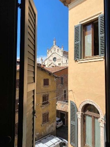 Foto Appartamento in VIA BARCHETTA 12, Verona Centro Storico di 160 m²
