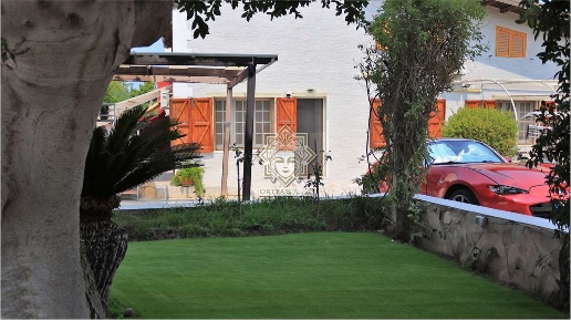 Foto Villa unifamiliare a Siracusa di 380 m² con 10 locali in vendita