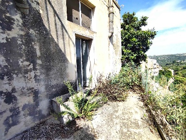 Foto Casa indipendente a Ragusa Ibla di 130 m² con 5 locali in vendita