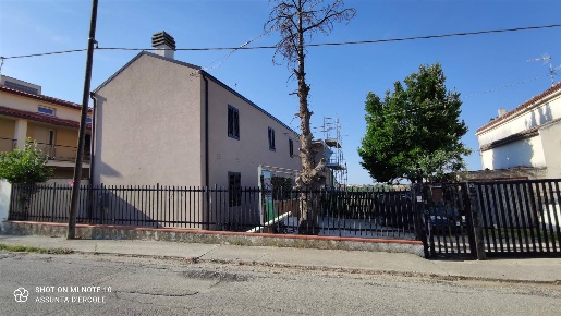 Foto Casa indipendente a Scerni Colle Marrollo di 140 m² con 6 locali