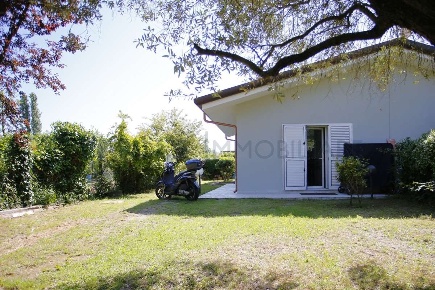 Foto Villa bifamiliare in via stradella, Massa Ronchi - Poveromo di 148 m²