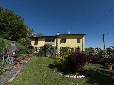 Foto Casa indipendente a Caorso di 420 m² con 14 locali in vendita