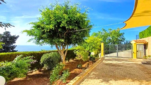 Foto Casa indipendente a Naso di 145 m² con 6 locali in vendita