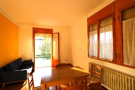 Foto Casa indipendente a Conselice Centro di 207 m² con 9 locali in vendita