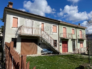 Foto Casa indipendente in frazione Rossone 12, Zavattarello Rossone