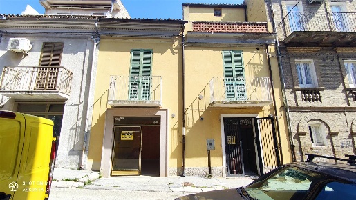Foto Casa indipendente a Pollutri Centro di 110 m² con 5 locali in vendita