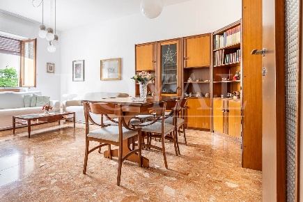 Foto Casa indipendente in Via Panzini 28, Lissone di 282 m² con 5 locali