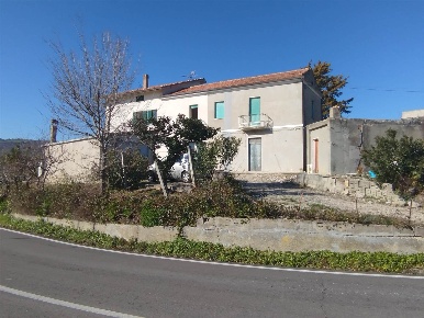 Foto Case semi ndipendenti a Casalanguida Centro di 92 m² con 4 locali