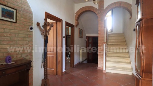 Foto Casa indipendente a Montepulciano di 218 m² con 13 locali in vendita