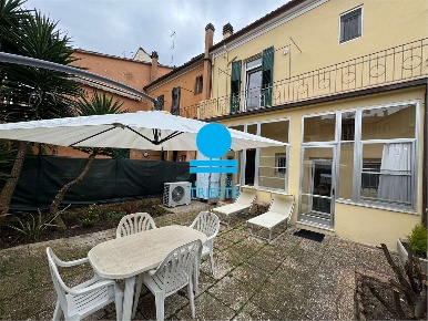 Foto Villa a schiera a Pesaro di 190 m² con 6 locali in vendita