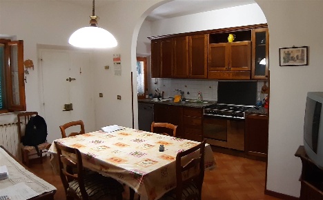 Foto Case semi ndipendenti a Chiusi Montallese di 210 m² con 10 locali