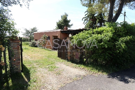 Foto Casa indipendente a Mosciano Sant'Angelo di 280 m² con 7 locali