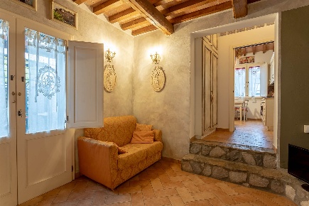 Foto Casa indipendente in Piazza San Michele, Carmignano Comeana di 59 m²