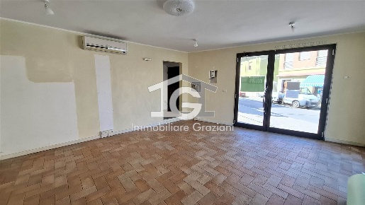 Foto Casa indipendente in via roma 273, Collesalvetti in vendita
