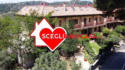 casa indipendente in vendita a Catanzaro in zona Pontegrande