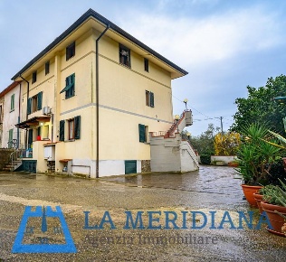 Foto Casa indipendente a Larciano San Rocco di 300 m² con 11 locali