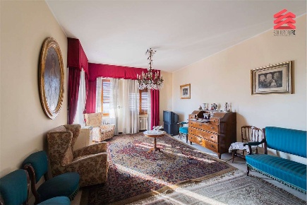 Foto Appartamento in Via Cerruti 8, Novara Centro Storico di 186 m²