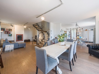Foto Casa indipendente a Capannoli di 256 m² con 8 locali in vendita