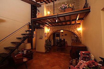 Foto Casa indipendente a Sorano di 200 m² con 8 locali in vendita