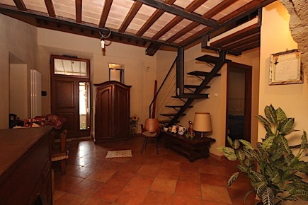 Foto Casa indipendente a Sorano di 200 m² con 8 locali in vendita