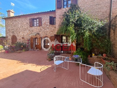 Foto Casa indipendente a Castelnuovo Berardenga di 112 m² con 7 locali