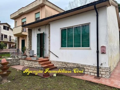 Foto Casa indipendente a Collesalvetti in vendita