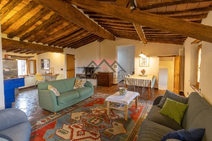 Foto Appartamento a Radicondoli Centro di 100 m² con 4 locali in vendita