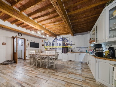 Foto Casa indipendente a Cascina Navacchio Sud di 210 m² con 6 locali