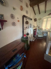 Foto Casa indipendente a Luni Ortonovo di 150 m² con 8 locali in vendita