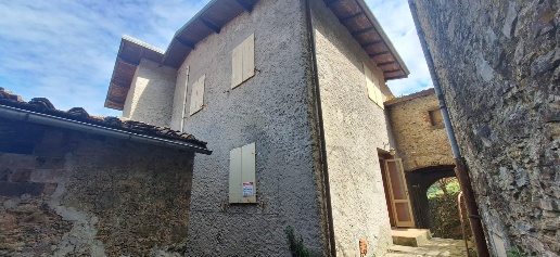 Foto Casa indipendente a Pescaglia di 230 m² con 9 locali in vendita