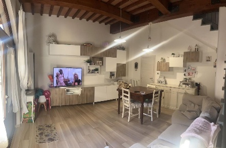 Foto Casa indipendente a Ponsacco Centro di 106 m² con 5 locali in vendita