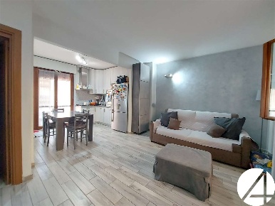 Foto Appartamento in VIA MONTALESE 12, Prato di 83 m² con 4 locali
