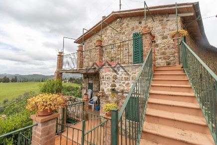 Foto Casa indipendente a Castelnuovo di Val di Cecina di 146 m² in vendita