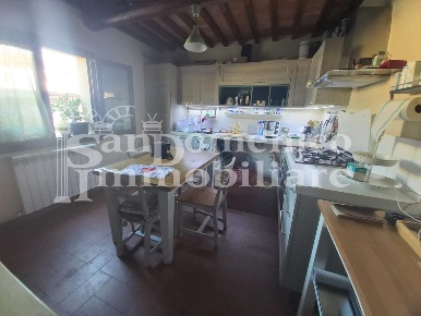 Foto Casa indipendente a Cascina Centro di 110 m² con 5 locali in vendita