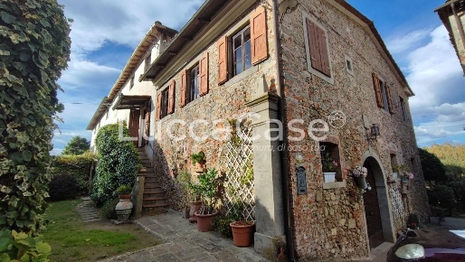 Foto Case semi ndipendenti a Capannori Gragnano - Lappato di 160 m²