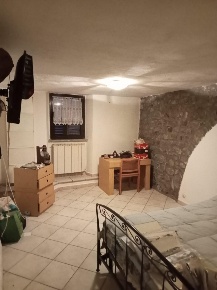 Foto Case semi ndipendenti a Comano Centro di 90 m² con 5 locali in affitto