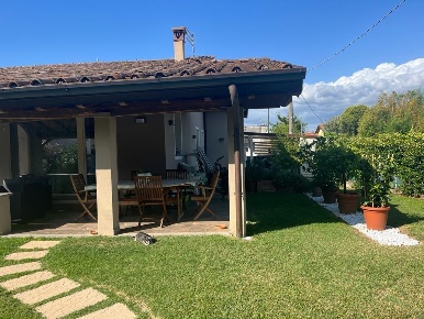 Foto Casa indipendente a Capannori Colle di Compito - Castelvecchio