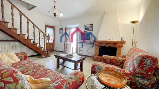 intera palazzina in vendita a Bagni di Lucca in zona San Gemignano