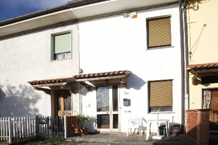 Foto Casa indipendente a Crespina Lorenzana di 115 m² con 6 locali
