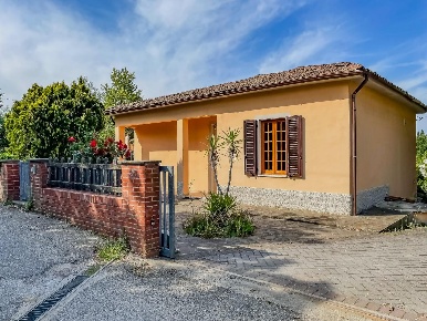 Foto Casa indipendente a Montopoli in Val d'Arno Marti di 181 m² in vendita