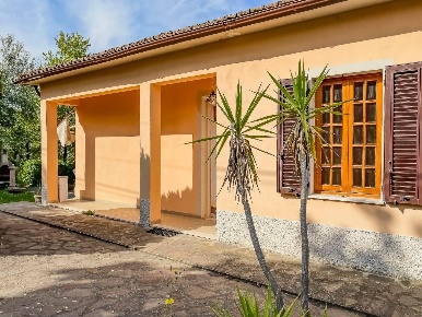 Foto Casa indipendente a Montopoli in Val d'Arno Marti di 181 m² in vendita