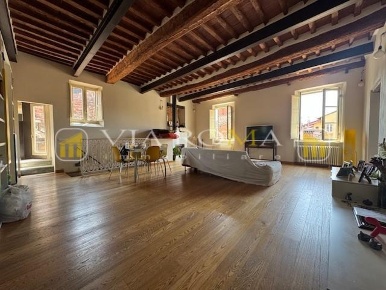 Foto Appartamento a Lucca Piazza Anfiteatro - Torre Guinigi di 170 m²