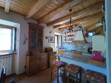 Foto Casa indipendente a Fabbriche di Vergemoli in vendita