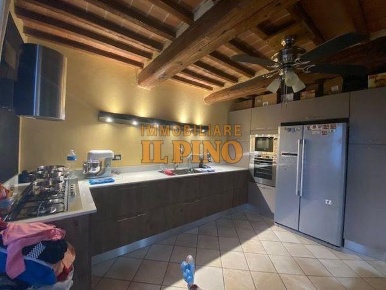 Foto Casa indipendente a Cascina Semicentro di 110 m² con 5 locali