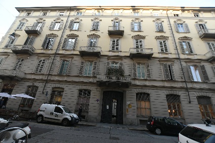 Foto Appartamento in Via Meucci, Torino Piazza Solferino di 120 m²