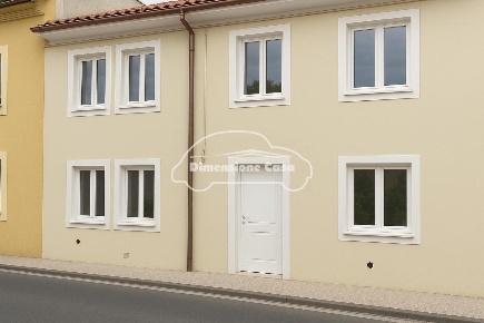 Foto Casa indipendente a Capannori Centro di 160 m² con 6 locali in vendita