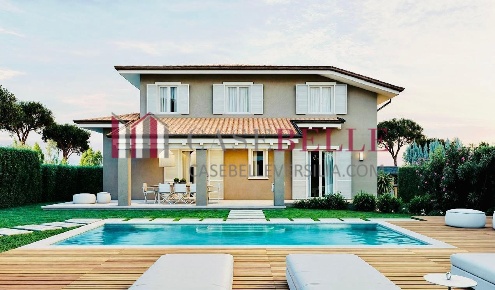 Foto Villa unifamiliare a Pietrasanta di 290 m² con 10 locali in vendita