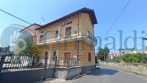 Foto Casa indipendente in Settembrini, Marigliano Centro di 330 m²