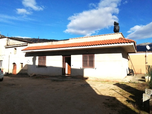 casa indipendente in vendita a Sezze